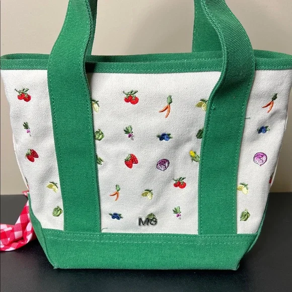 Madden Girl | Farmers Market Veggie Mini Tote w/ Matching Wallet & Hair Fun 🍅🥕🌽 - Picture 5 of 17